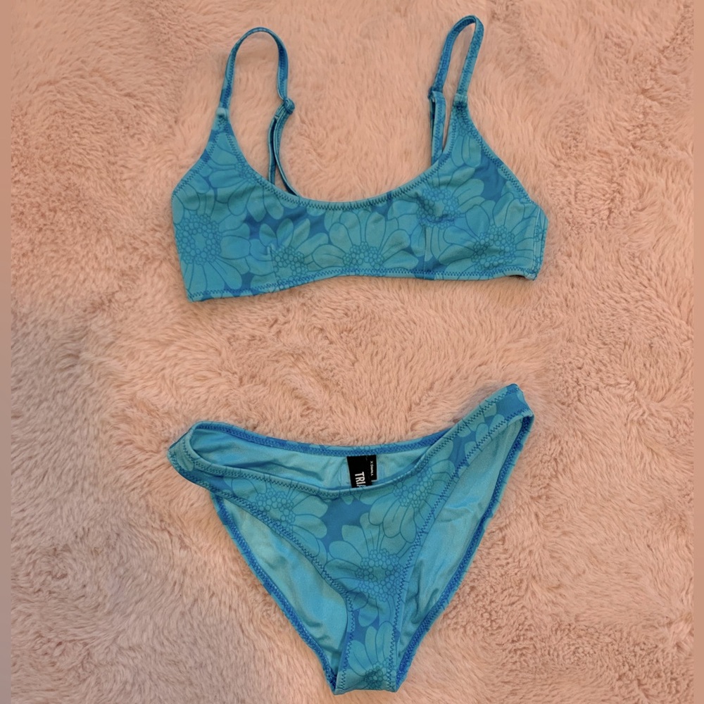 Triangl swimwear bikini set size xs